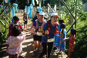 BIB: 982
                            <button type="button" onclick="openModal(19049240)" class="btn btn-primary btn-sm float-right btn-popup" data-toggle="modal" data-target=".modal-high-quality">
                        <i class="fas fa-shopping-cart"></i> Add to Cart
                    </button>
                                            <button type="button" onclick="isThisMe(19049240, true)" class="btn btn-success btn-sm float-right btn-popup btn-isme hidden" data-toggle="tooltip" data-placement="bottom" title="นี่คือรูปของคุณใช่ไหม คลิกที่นี่เพื่อเอาเข้าอัลบั้ม">
                        <i class="fas fa-plus"></i> Add to album
                    </button>
                    <button type="button" onclick="isThisMe(19049240, false)" class="btn btn-warning btn-sm float-right btn-popup btn-isnotme hidden">
                        <i class="fas fa-ban"></i> Remove from album
                    </button>